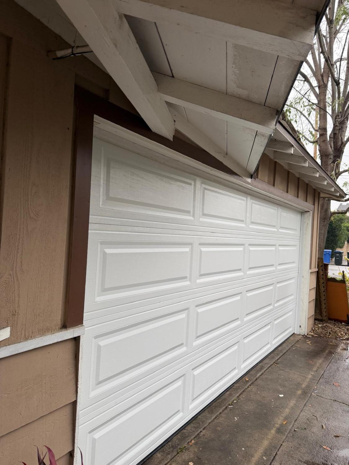 Garage Door Service New Garage Door Residential Garage Door Affordable Garage Door Installation Cedar St, Santa Ana